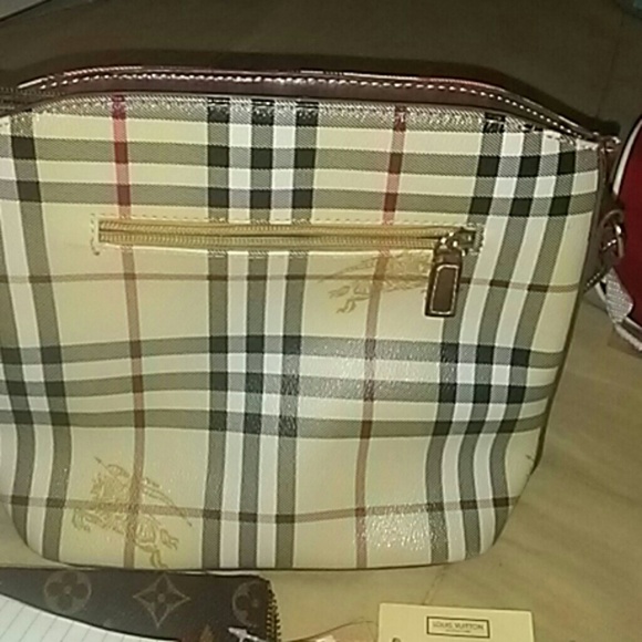 Authentic Burberry purse - Picture 2 of 3